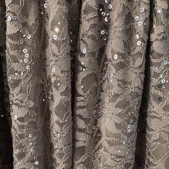 EUC women's formal dress - Picture 7 of 7